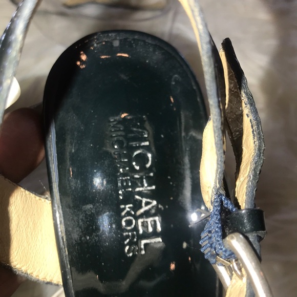 MICHAEL KORS PATENT LEATHER CORK WEDGE HEEL SANDAL - Picture 5 of 5